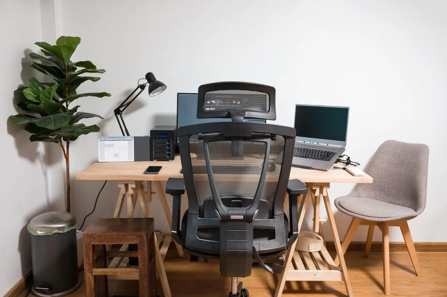 Ergonomia przestrzeni biurowej home office aranżacja