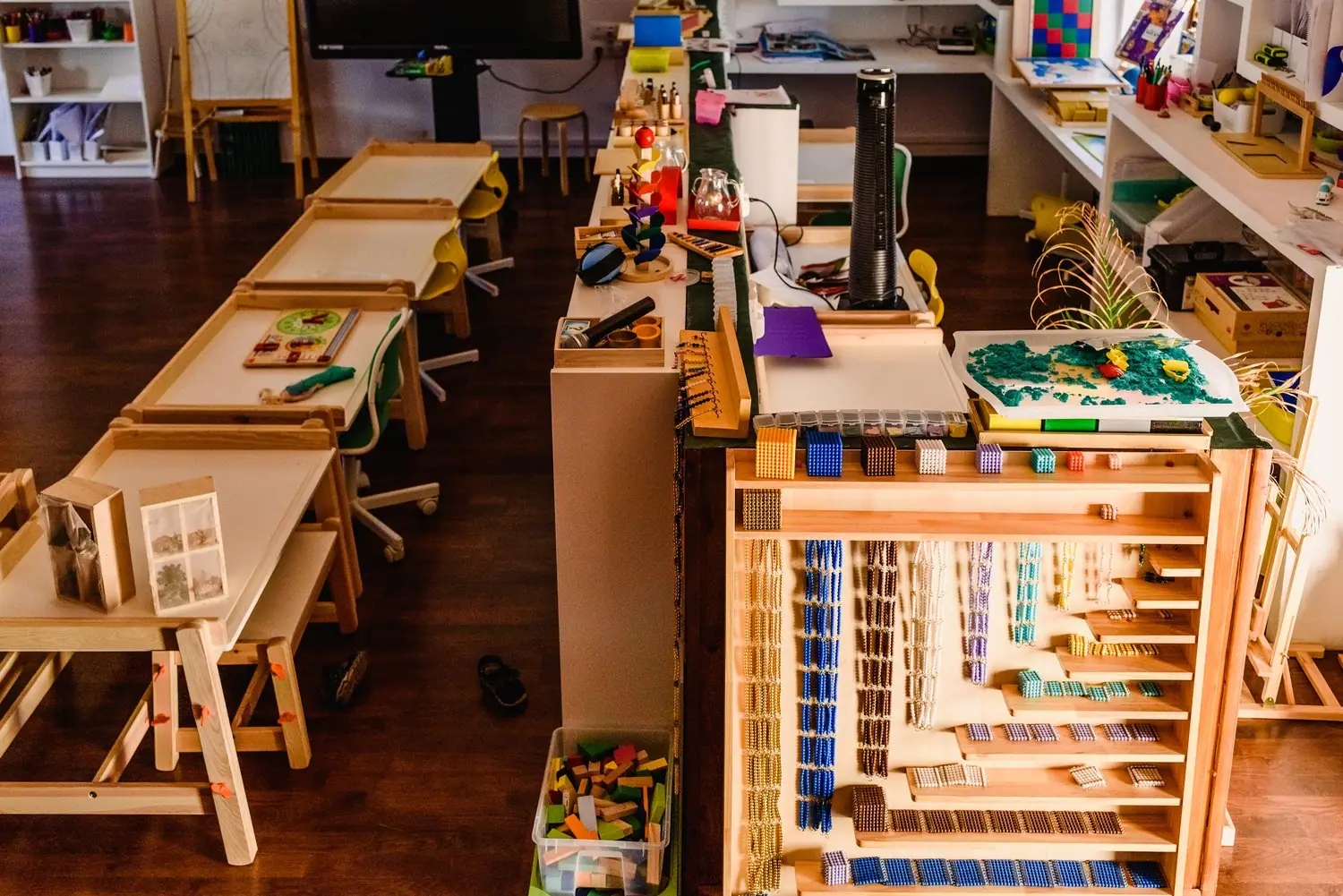 Jak wybrać najlepsze przedszkole Montessori dla swojego dziecka