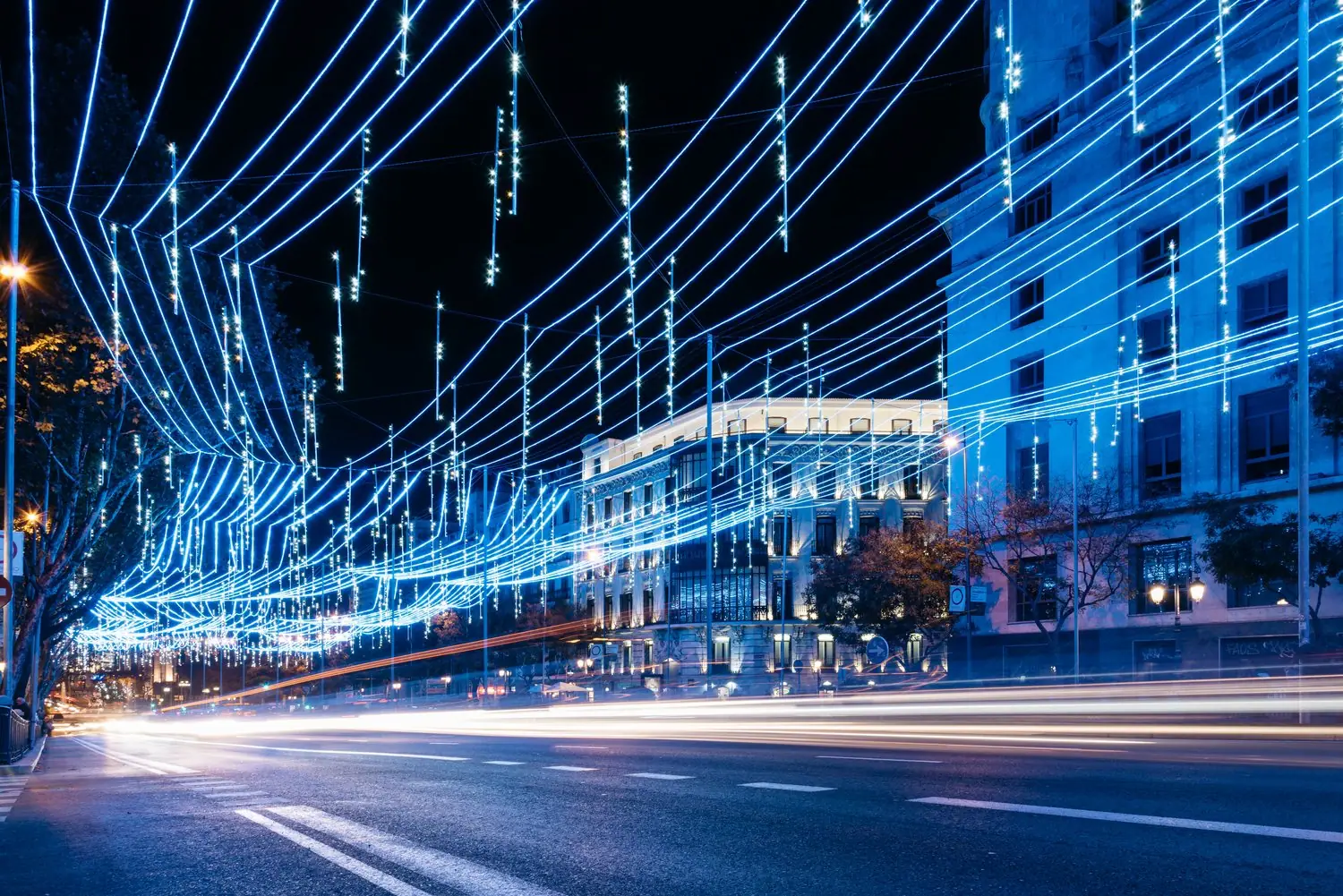 Technologia LiFi komunikacja światłowodowa alternatywa WiFi
