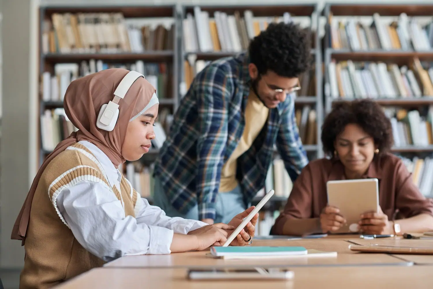 Cyfrowa alfabetyzacja dorosłych programy edukacyjne włączenie społeczne