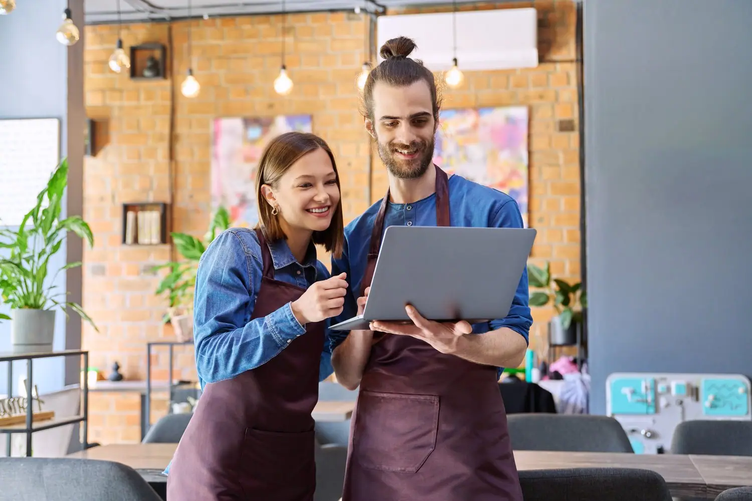 Inicjatywy repair café naprawy społecznościowe zrównoważoność