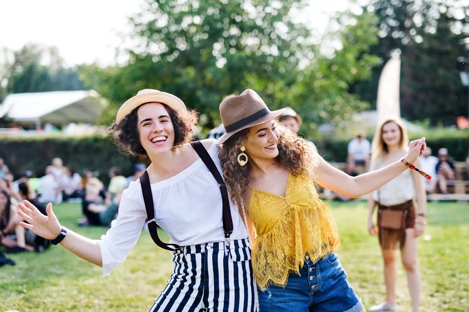 Tradycyjna muzyka ludowa Europa renesans współczesny festiwale