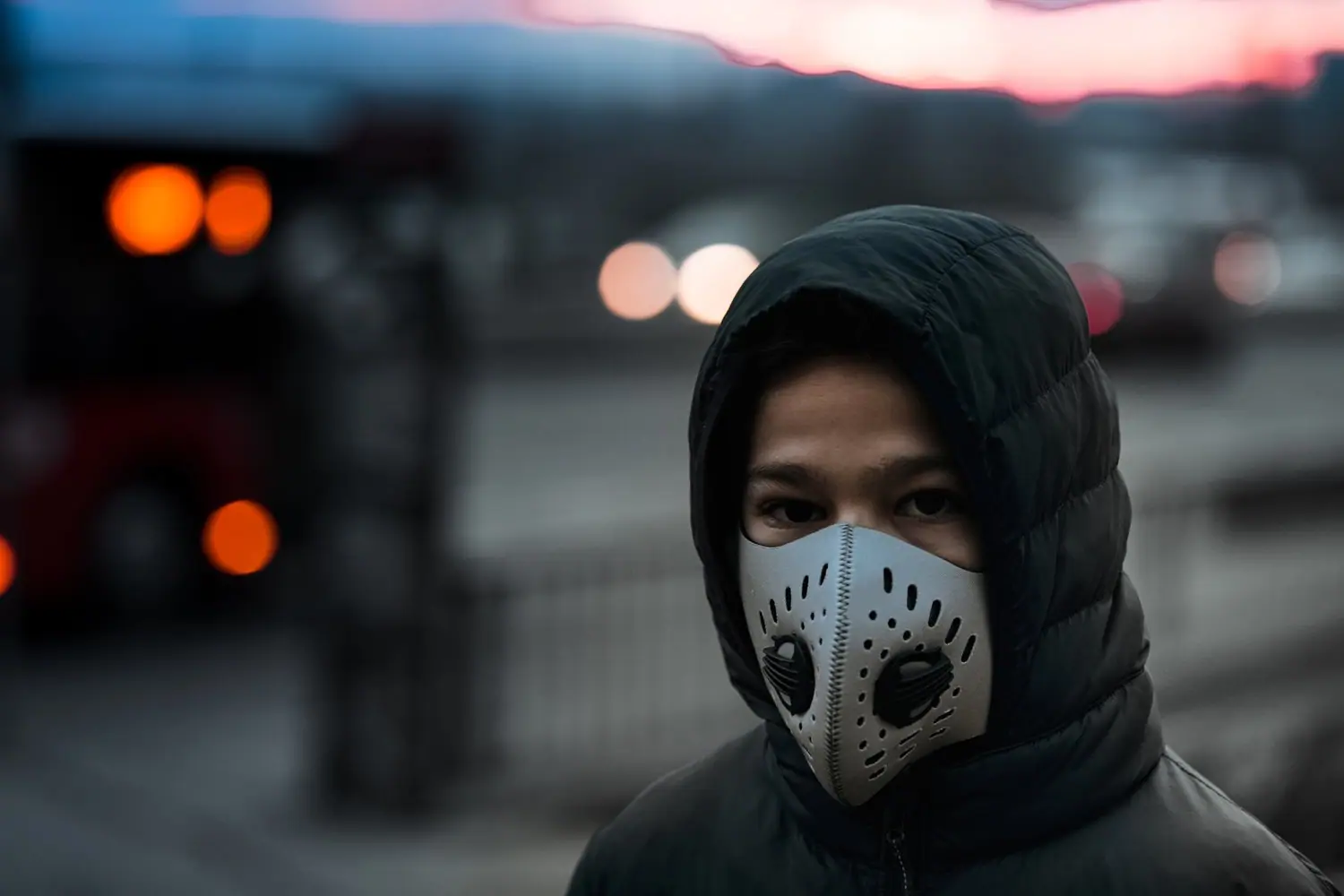 Smog i jakość powietrza jak sprawdzić i jak się chronić na co dzień